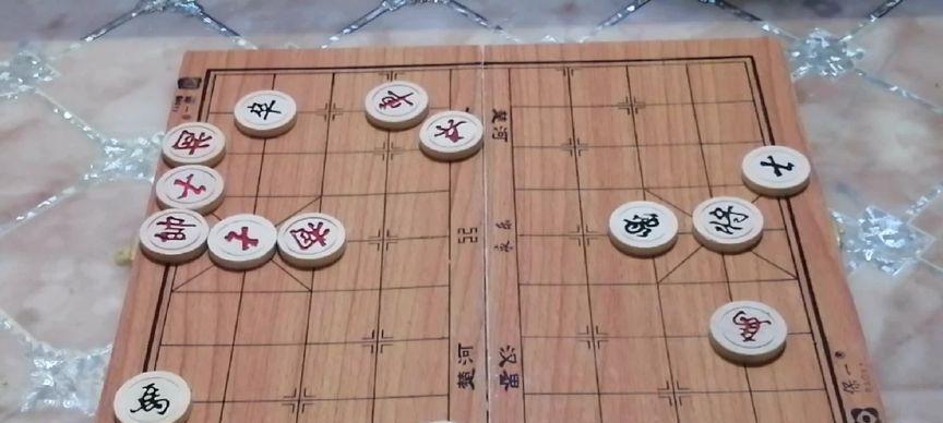 象棋开局技巧（从布局到攻防，实战经验分享）