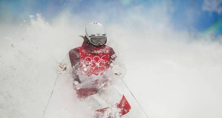 高台滑雪技巧（攀登高峰享受刺激）