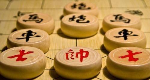 象棋实战开局技巧（大师教你一步步破敌）