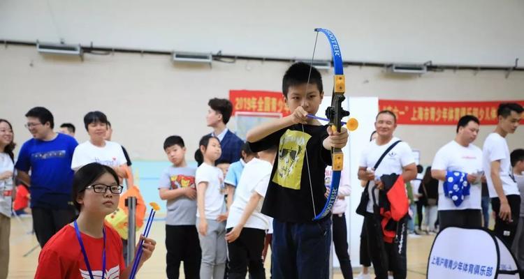 从足球场到高尔夫球场——足球一杆进洞技巧法（学会这些技巧）