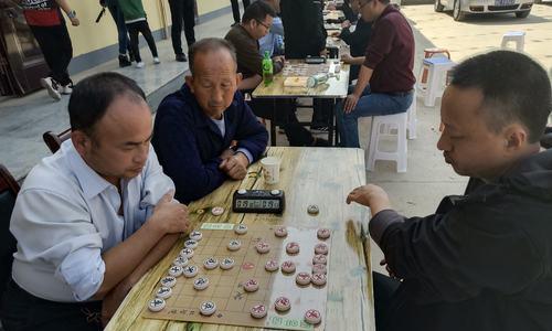 象棋先手必备技巧（以开局战略应对后手进攻为关键）