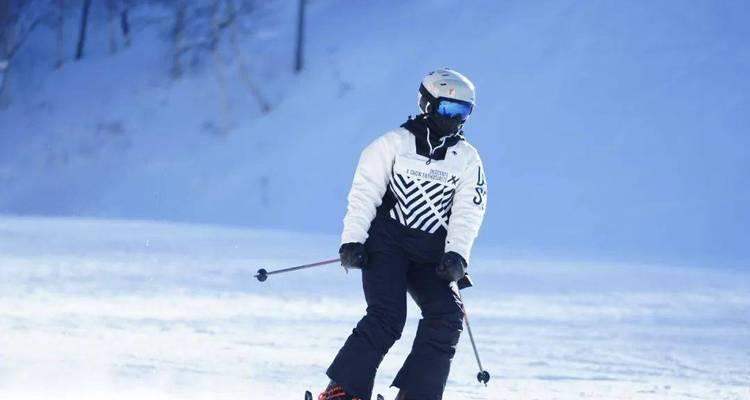 儿童双板滑雪技巧指南（让孩子在滑雪中快乐成长）