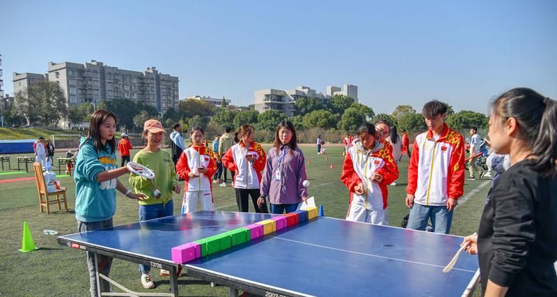 乒乓球手指接球技巧教学（掌握正确姿势）