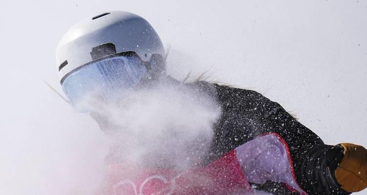 女子自由式滑雪坡面障碍技巧（冬奥场上翻转无极限）