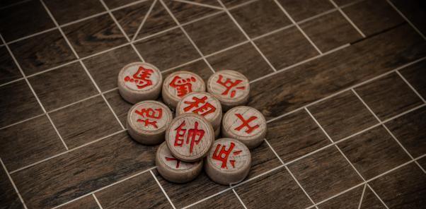 掌握对象棋评论的技巧（从规则熟悉到战术分析）