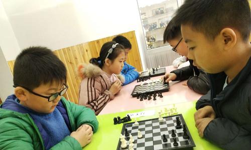 国际象棋进攻技巧（拓展你的胜利战术）