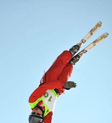 高山滑雪过门技巧（掌握技巧）