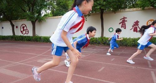 初中1000米跑步技巧教学（科学训练助你提升成绩）