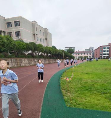 从零到800米——女体育生的跑步技巧（女体育生如何在800米跑步中提升成绩）