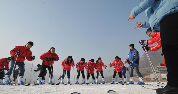 滑雪场技巧教程（掌握滑雪技巧）