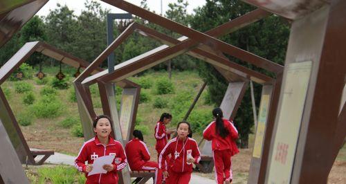 掌握这些技巧，女性也可以成为定向越野跑步高手（为女性设计的定向越野跑步指南）